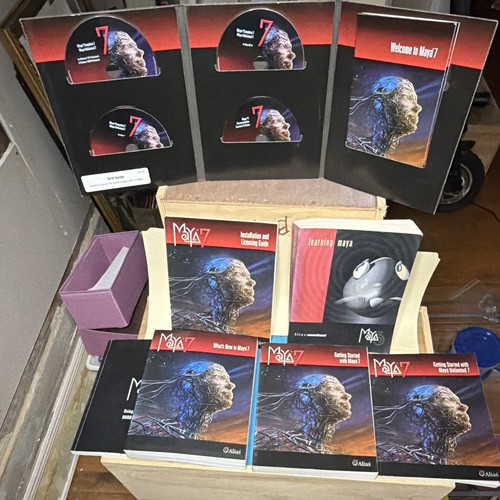 Alias Maya 7 3D Modeling & Rendering Software w/ Discs & Manuals