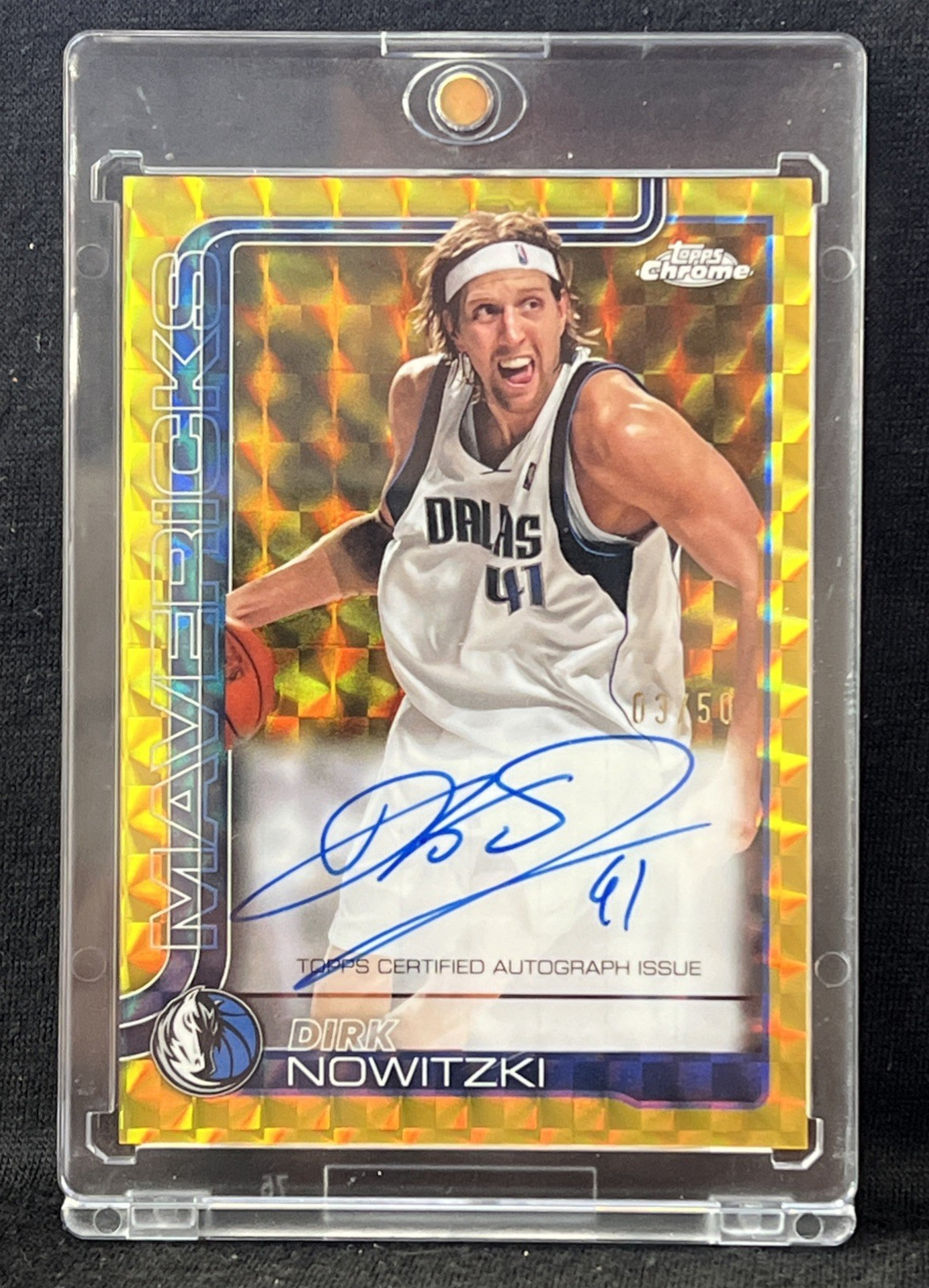 2025-26 Topps Chrome Dirk Nowitzki #TCA-DN Gold Geometric Refractor Auto /50