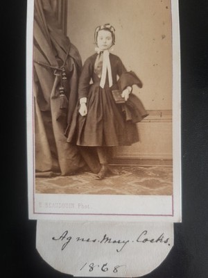 1868 CDV AGNES MARY COCKS 9 benannte Mädchen Haube Band Hut, Amiens Frankreich Foto yy