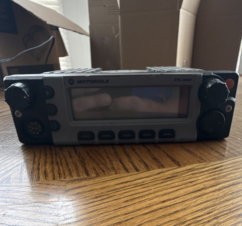 Motorola XTL 5000 VHF Mobile Two-Way Radio w/ Mic, Speaker, Bracket