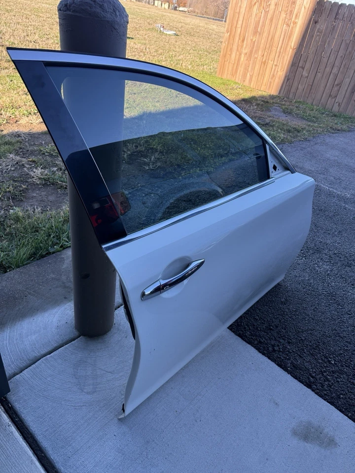 11-19 INFINITI M37 Q70 FRONT RIGHT SIDE DOOR ASSEMBLY - WHITE _ QAA - Image 2 of 4