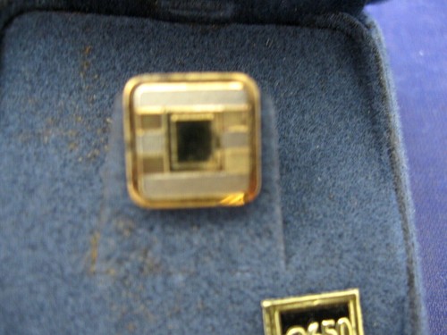 MEN'S VINTAGE ANAON TIE CLASP IN SMALL JEWELRY BOX - USA. ORIGINALLY $26.50 - Picture 3 of 5
