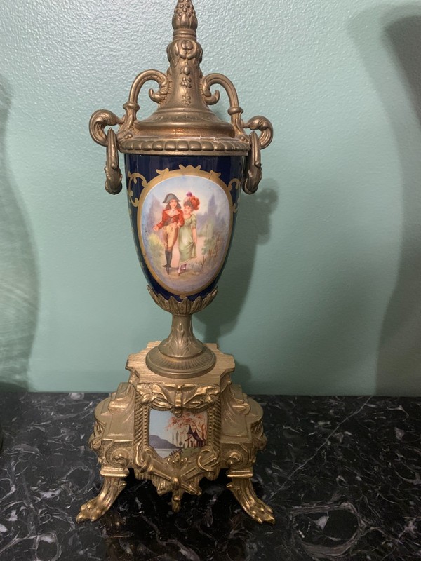 antique porcelain urns