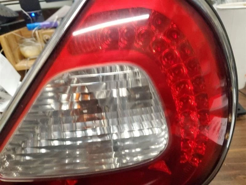 Luz trasera de pasajero a través de VIN H01625 bisel cromado para 04-06 XJ8 601708 Foto 2 de 4