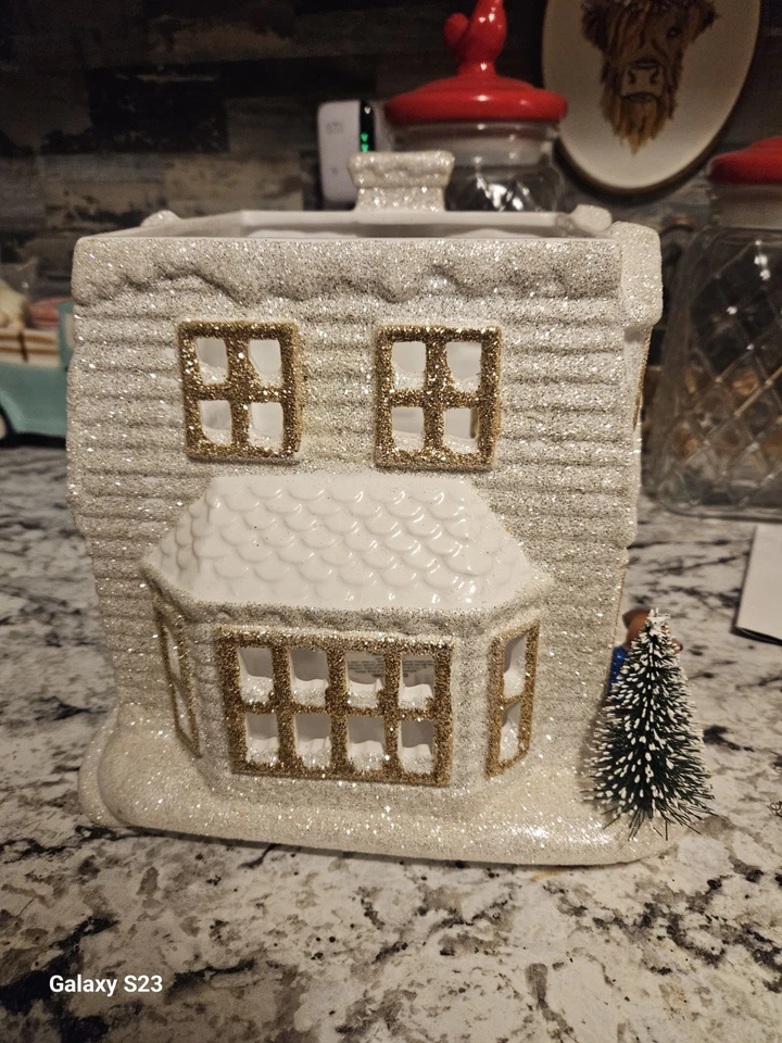 Bath & Body Works 2018 Village House Christmas Luminary Candle Holder Dachshund - Image 4 of 4