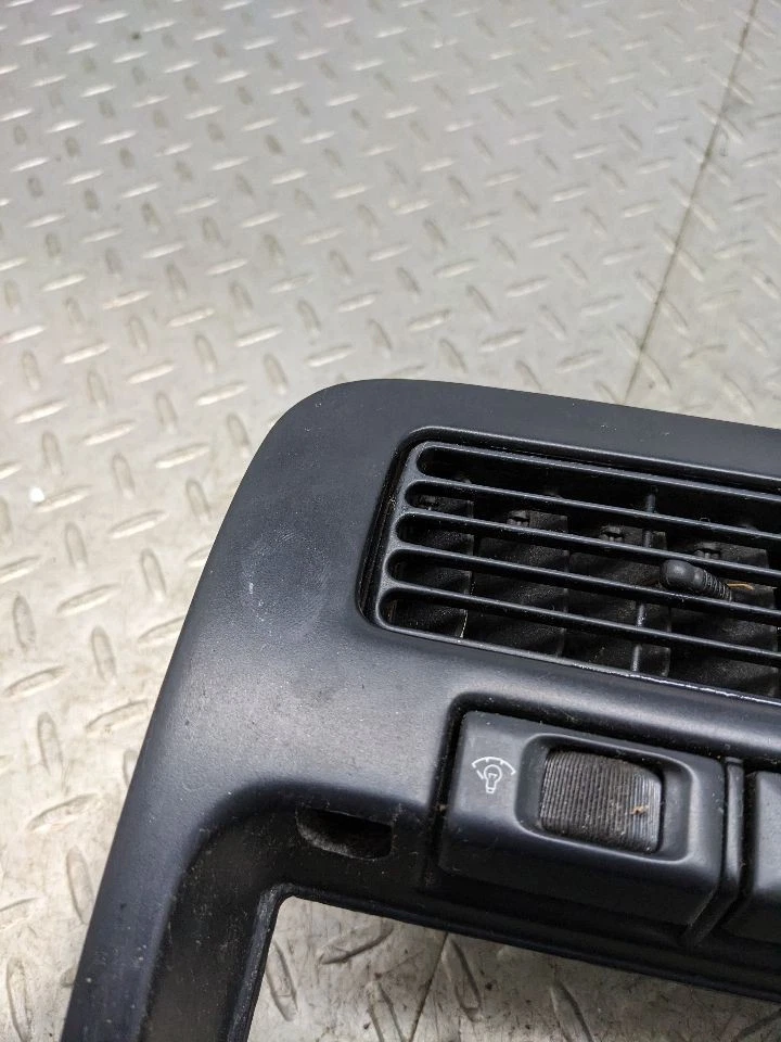 1994–1997 Nissan Pathfinder Hardbody D21 Center Dash Radio Trim Bezel Pa 1173882 - Image 3 of 4