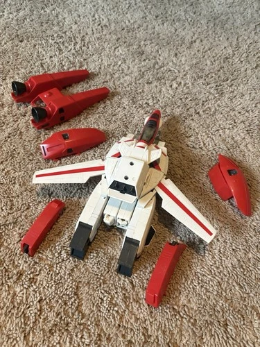 G1 Transformers: Jet Fire With Armor.