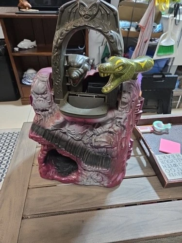 Vintage MOTU Snake Mountain (He-Man and the Masters of the Universe)