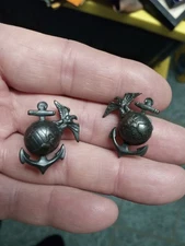 US WW2 Marine Corps Collar EGA Eagle Globe Anchor Collar Pins, Pair Left & Right
