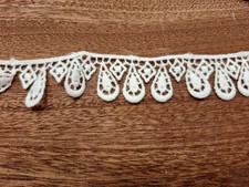 Schöne Spitze Borte Baumwolle weiß Tropfen 100 x 2 cm
