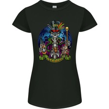 Camiseta de corte pequeño A Voodoo Skeleton Alcohol Doll Graveyard para mujer