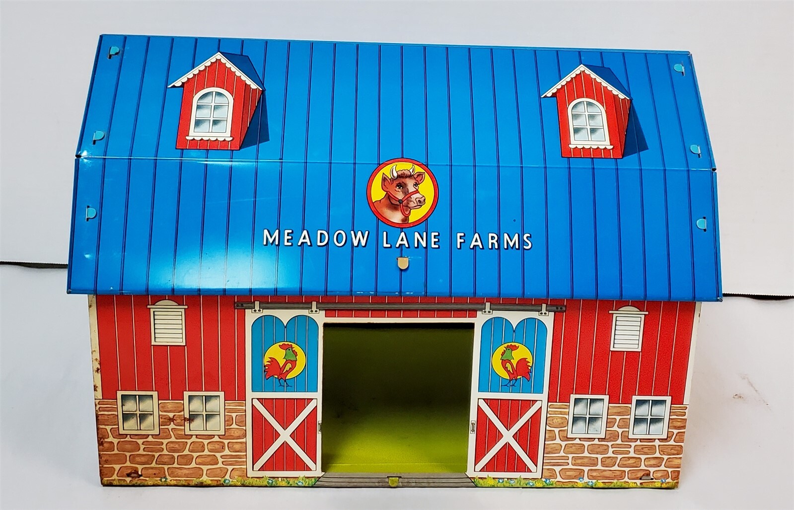 K727 VINTAGE 1950/60'S OHIO ART? MEADOW LANE FARMS TIN BARN AND
