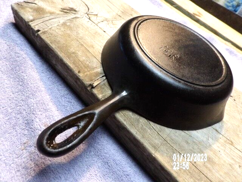 Cast Iron Skillet no Brand "NO. 5 8 1/8 IN." Frying Pan Nice! - Picture 7 of 8