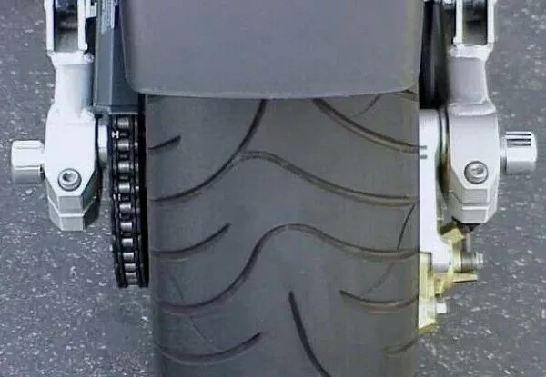 Yamaha YZF R3 R6 R6S R7 R1 1998-2026 brazo oscilante negro carretes basculantes deslizadores Foto 3 de 3