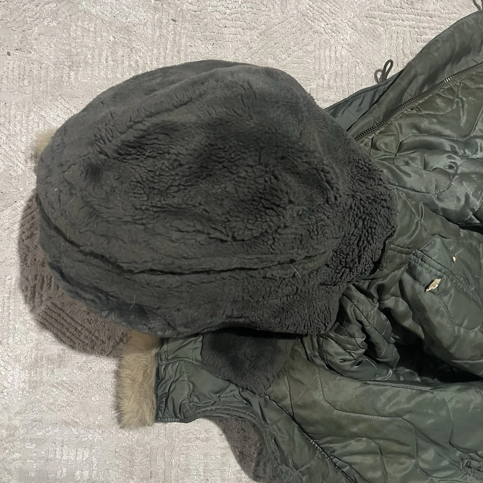 Vtg 80s Very stained Civ N-2B sage green Bomber Jacket heavy attached Hood Sz XL image 9