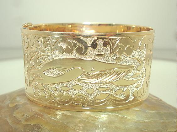 ア*ラ様 【VINTAGE 】HAWAIIAN JEWELRY バングル 14K 30MM FM 14K YELLOW GOLD HAWAIIAN HEIRLOOM CUSTOM-MADE ENGRAVED