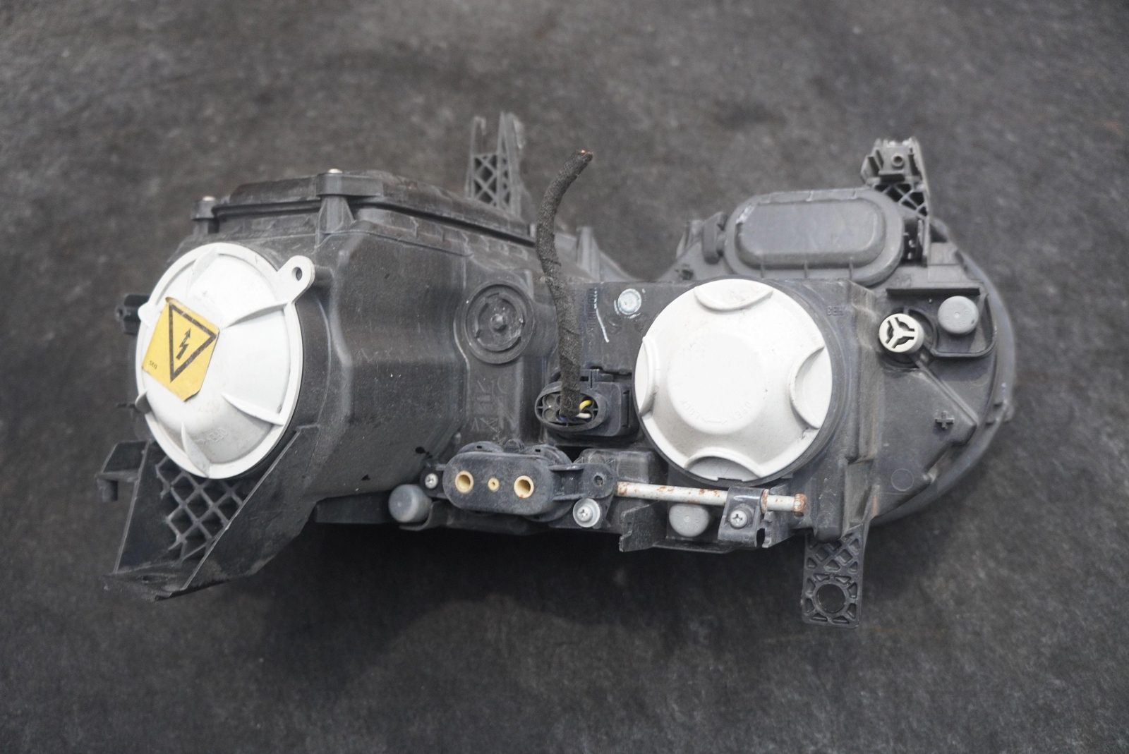 Right Passenger Headlight Headlamp 3W1941016M OEM Bentley Continental GT 2005