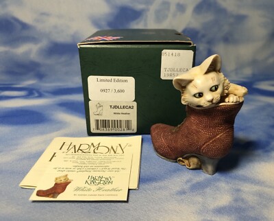 As Is SIGNED Harmony Kingdom ''White Heather'' Boot Cat Box Figurine TJDLLECA2 NIB