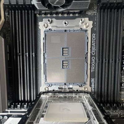 ASRock TRX40 Creator ATX Motherboard Socket TR4 AMD DDR4 8 DIMM
