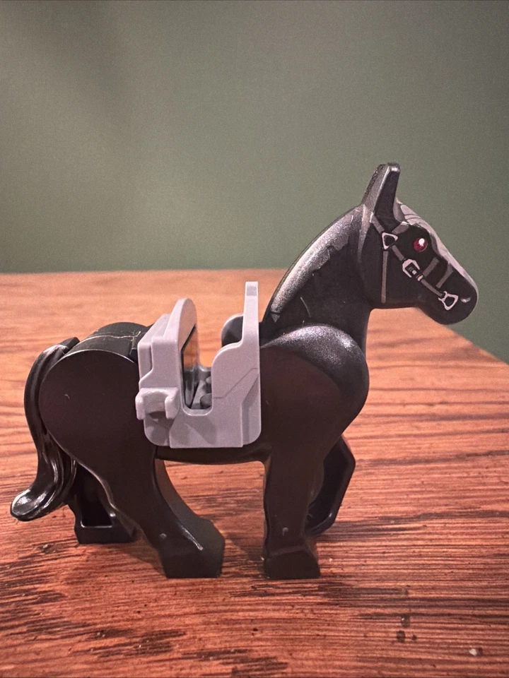 LEGO Black Horse – Movable Legs / Red Eyes / LOTR Ringwraith With Saddle - Image 3 of 4