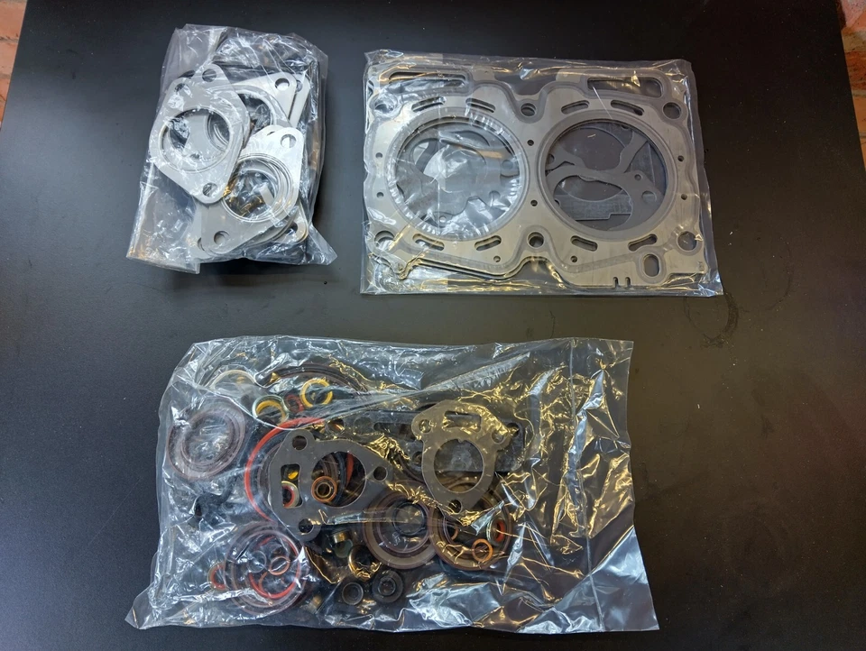 Subaru brand new genuine engine overhaul kits for EJ207, EJ205 GC8 GDA GDB - Image 2 of 4