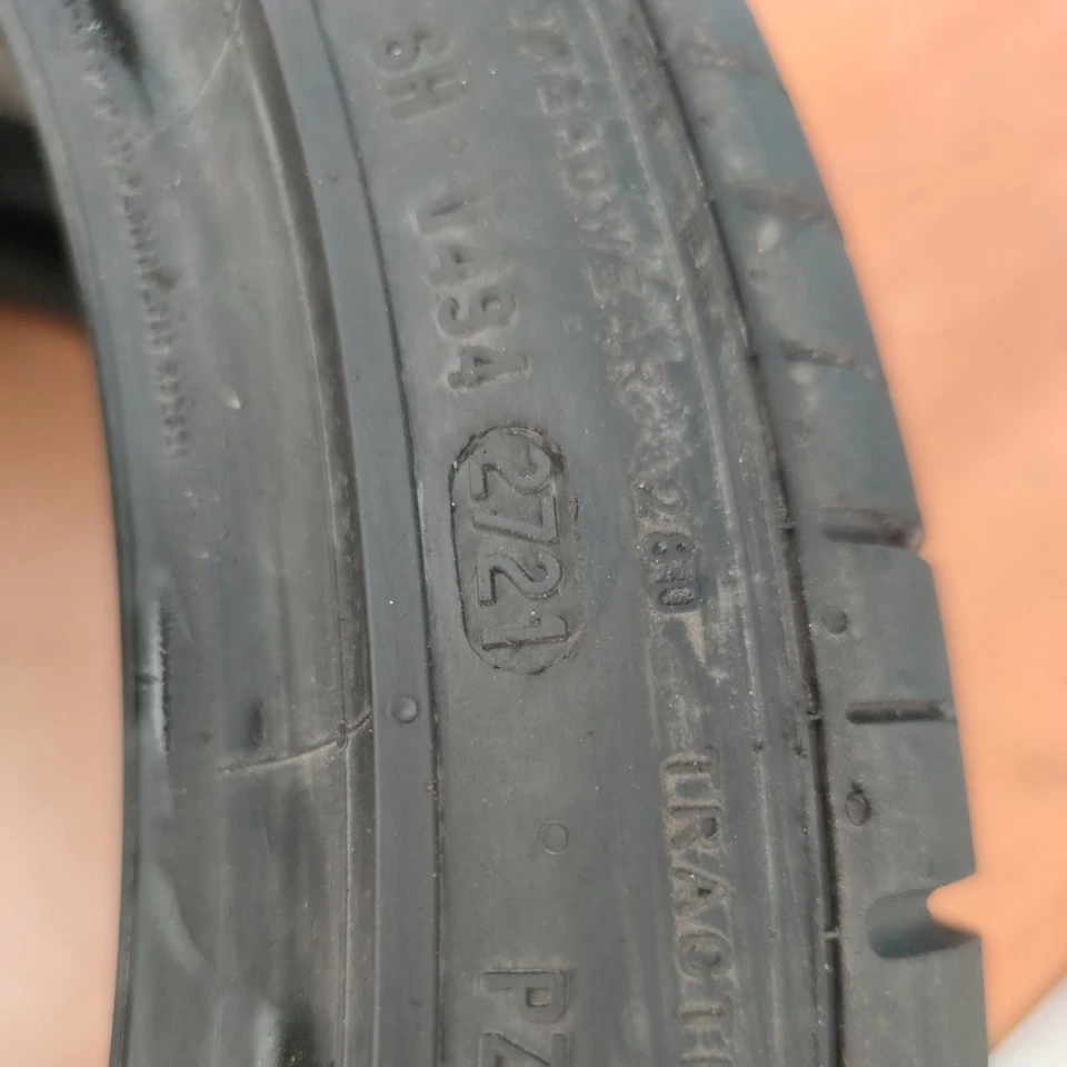 305 30 20 Pirelli 7.7mm Tread X 1 - Image 4 of 4
