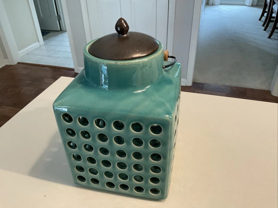 Linterna de mesa turquesa con tapa y asa  Foto 4 de 4