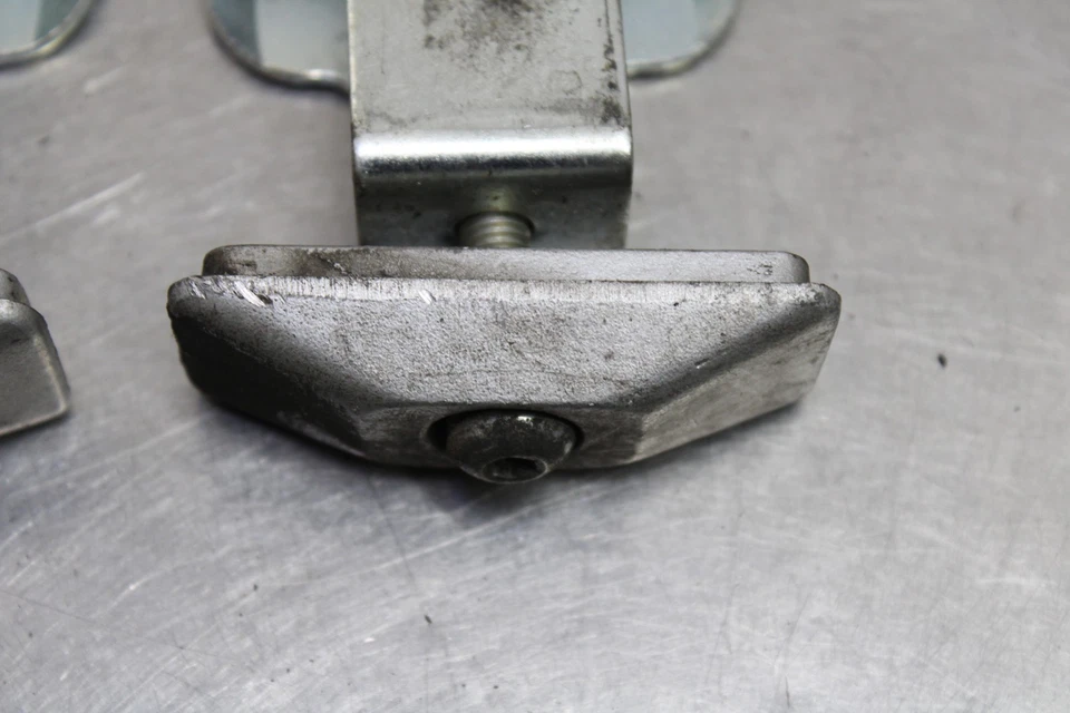 96-03 SUZUKI BANDIT 600 SWINGARM CHAIN TENSIONER ADJUSTMENT BRACKETS - Image 3 of 4