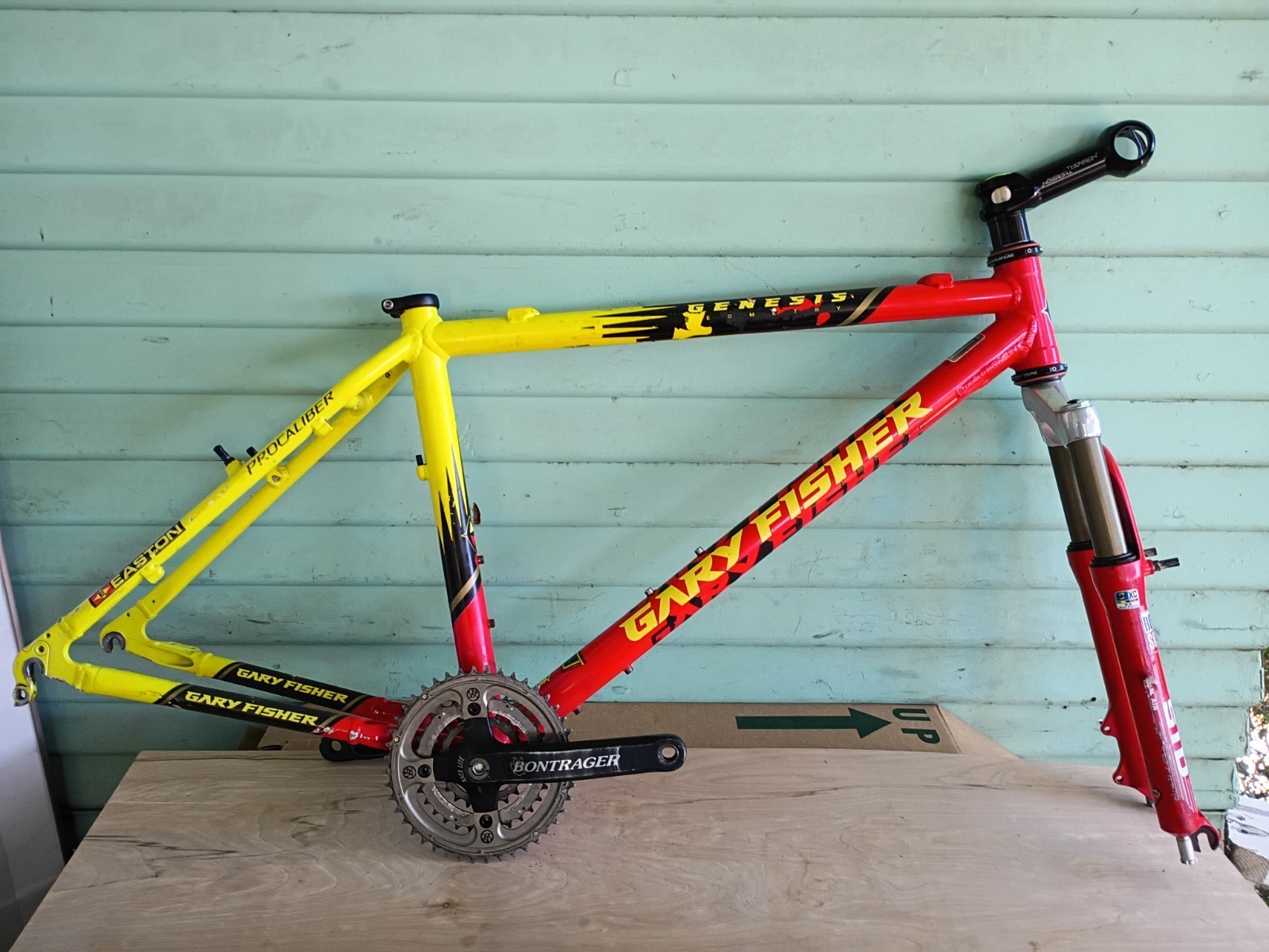 Vtg. Gary Fisher Genesis Frame With SID Rock Shox ! 