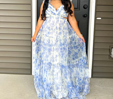 Fashion Nova Blue White Floral V-Neck Ruffle Strap Lined Maxi Dress M