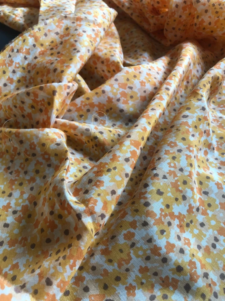 55% pure Silk 45% Cotton Blend Fabric By The Yard Batiste MaxMara Orange - Image 4 of 4