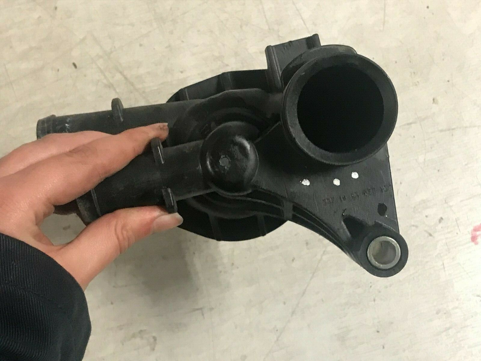 Ford Focus Thermostat Housing 1.5 Petrol Ecoboost 20152018 MK3 DS7G