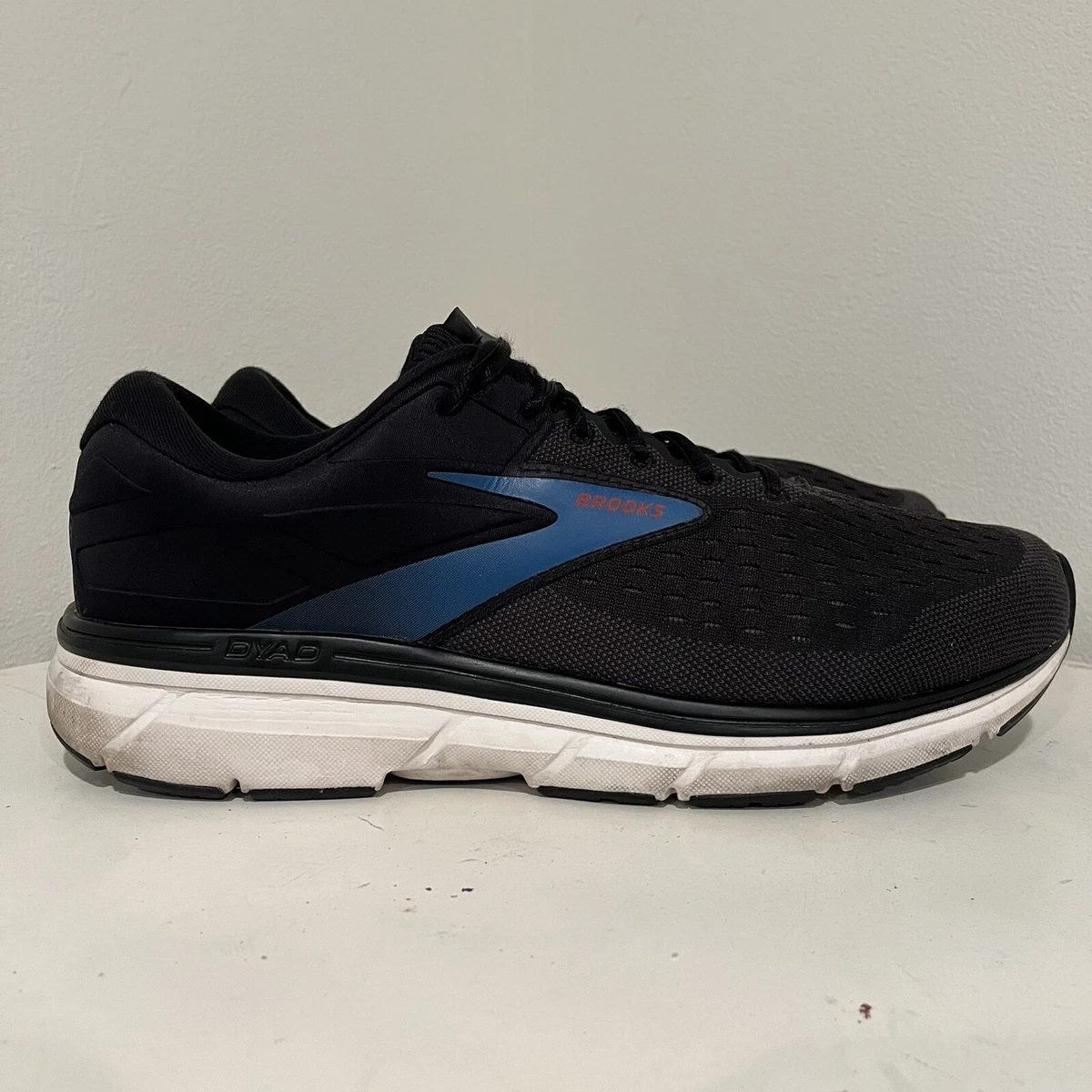 Brooks dyad shop shoes on sale