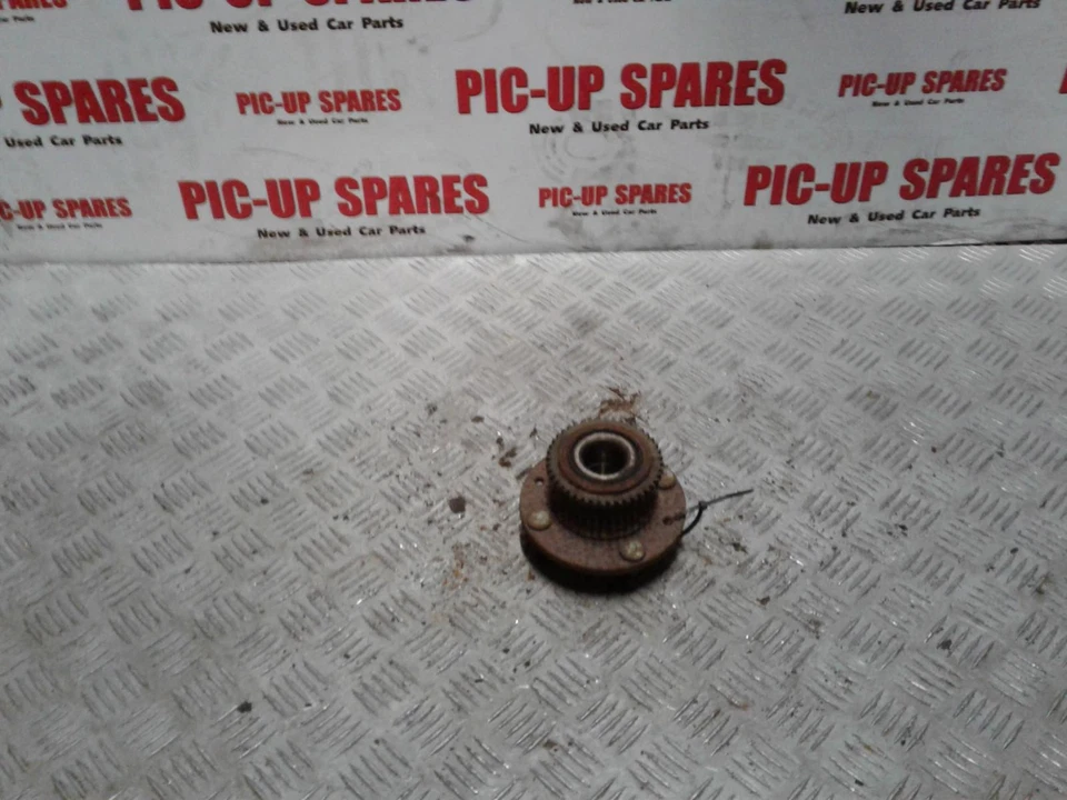 Buje trasero pasajero Mazda 323F 98-03 1.6 gasolina N/S 4 tacos con abs 213010 Foto 2 de 3