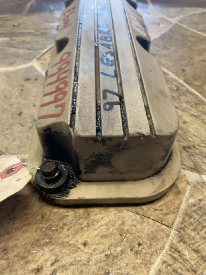Cubierta de válvula trasera Buick Lesabre 1997-2001 OEM Foto 4 de 4