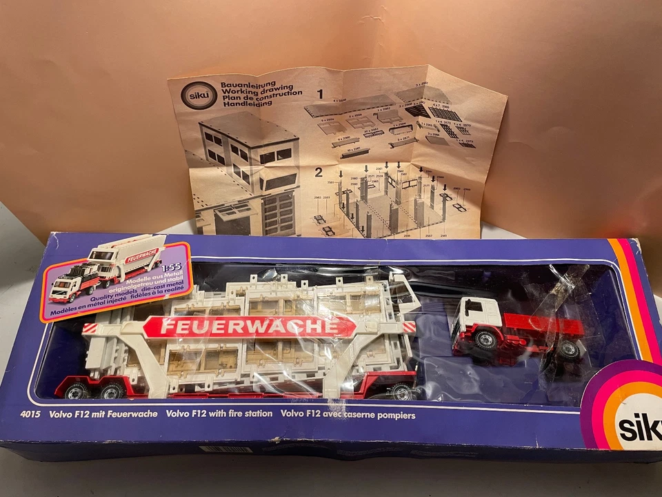 Siku 4015 Feuerwache Volvo F12 mit Tieflader neu 1:55 OVP Box Super Rarität  - Bild 2 von 4