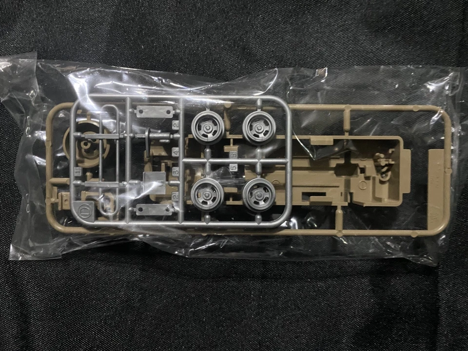 Tamiya Range Rover 1/32 (1905) - Image 4 of 4