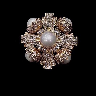 Vintage Pearl Crystal Cross Badges Pin Retro Classic Exquisite Brooch Jewelry