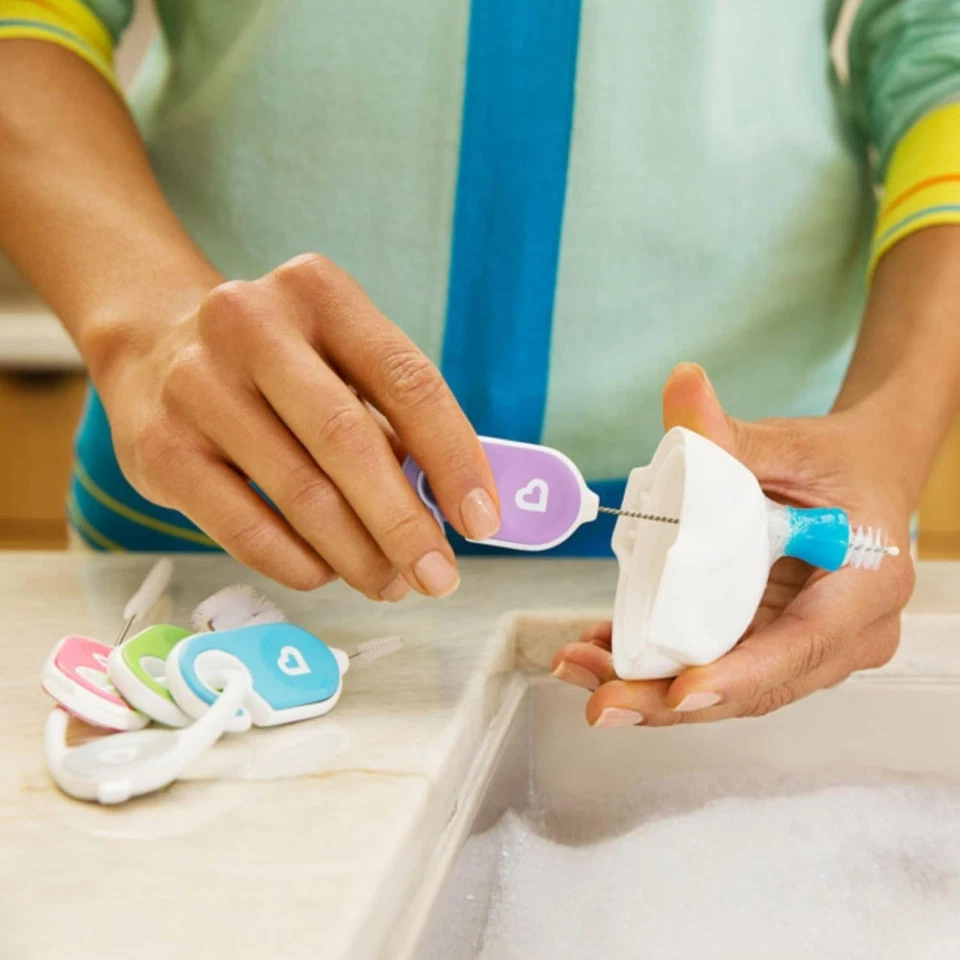 Juego de 4 cepillos de limpieza de botellas y tazas Munchkin Details con llavero Foto 4 de 4