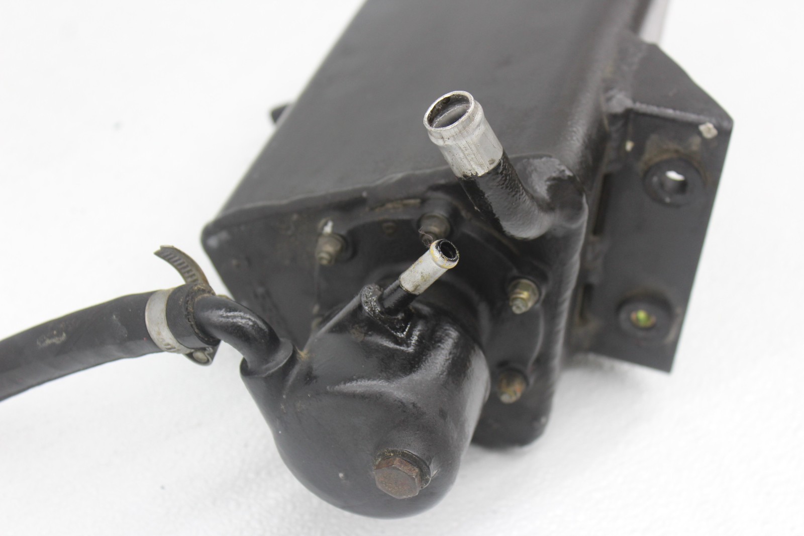 99-01 FERRARI 456 M POWER STERRING OIL TANK NO CAP