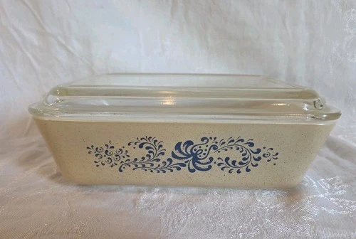 Pyrex Homestead Refrigerator Dish w/Lid #503-B Vtg Blue Design Beige Speckled