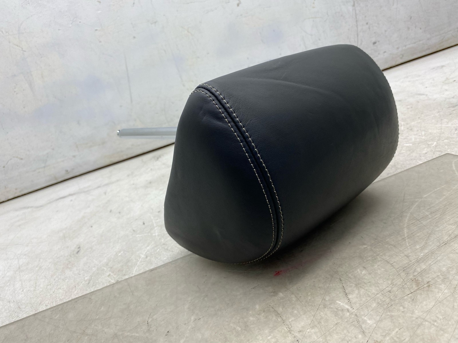 2006-2012 BENTLEY CONTINENTAL FLYING SPUR REAR OUTER HEADREST SET BLACK LEATHER