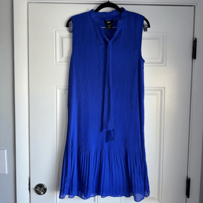 dkny sleeveless pleated tie neck shift dress DKNY Sleeveless Tie Neck Pleated Shift Dress,Apple Green, 2 at Amazon Women's Clothing store