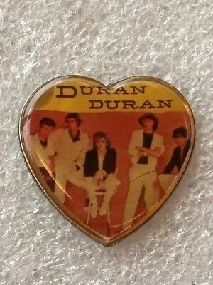 Pin’s Groupe Duran Duran En Forme De Cœur Earth Fan Pin Pins Enamel Musique - Photo 1/4