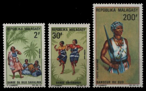 Madagaskar 1967 - Mi-Nr. 573-575 ** - MNH - Volkstänze - Afbeelding 1 van 1