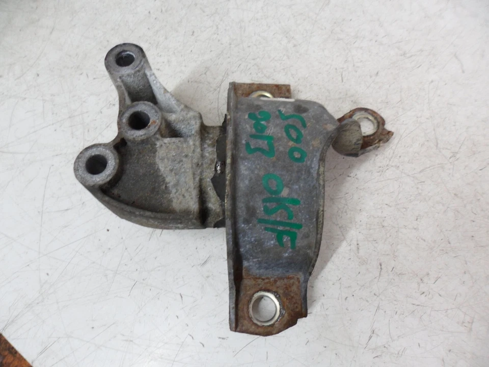 FIAT 500 2013 1.2 PETROL OSF DRIVER SIDE FRONT TOP ENGINE SUPPORT MOUNT BRACKET