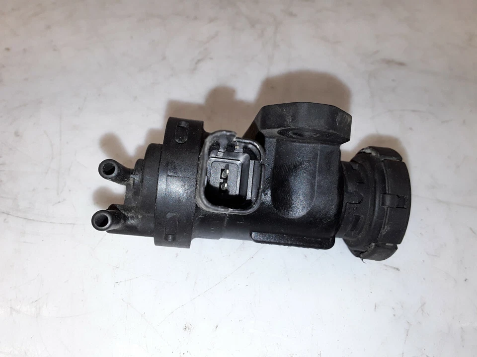 Peugeot 406 2002 LHD coupe 2.2 98kw vacuum solenoid valve 9635704380 - Image 3 of 3