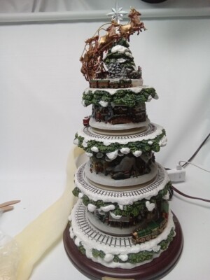 Hawthorne Village Thomas Kinkade Wonderland Express Christmas Tree