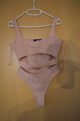 Neuer hübscher Cut Out Body rosa 38 Missguided
