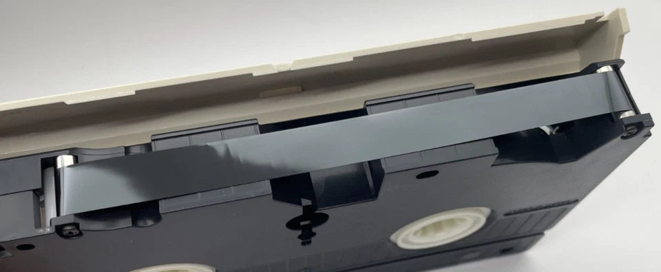 Terminator 2 Judgment Day S-VHS English Japanese sub NTSC Arnold Schwarzenegger - Image 4 of 4